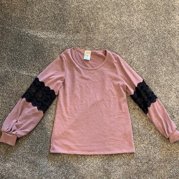 Mauve color shirt with lace sleeve - Picture 1 of 7